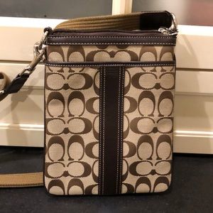 kitt messenger crossbody in signature jacquard